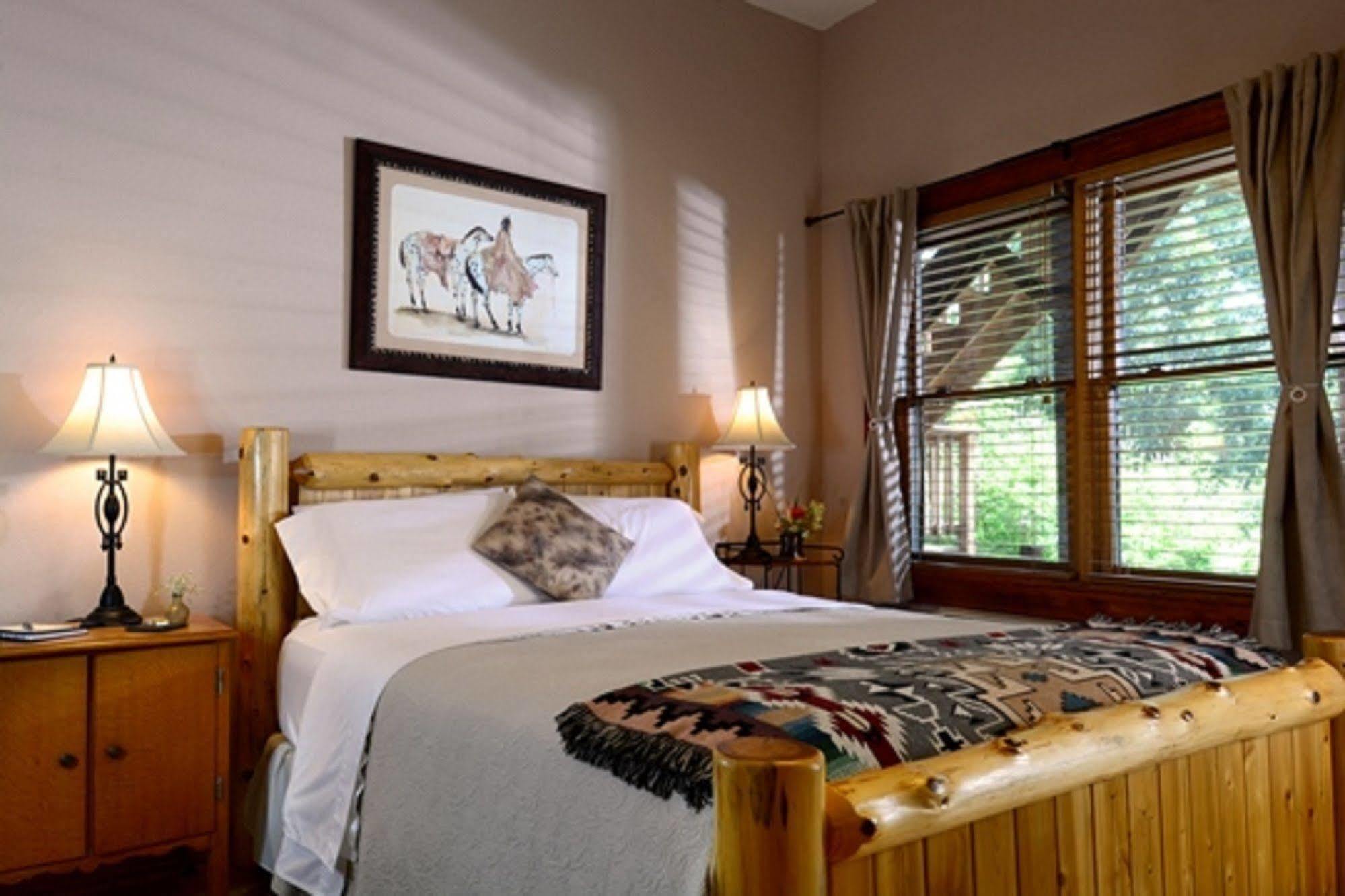 Bent Creek Lodge Bed & Breakfast Экстерьер фото